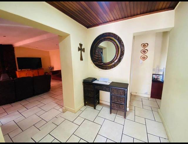 6 BEDROOM HOUSE FOR SALE IN BOKSBURG NORTH